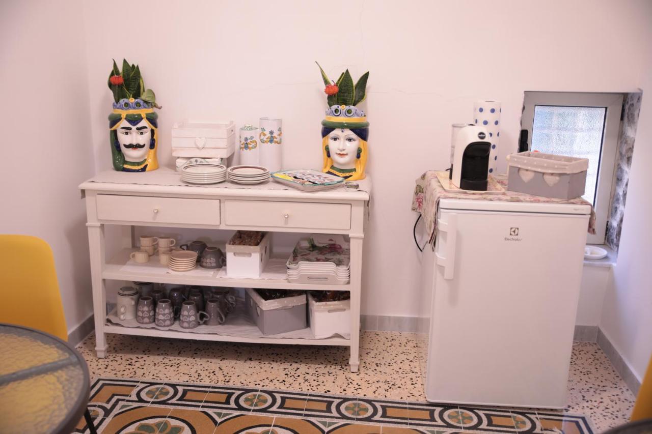 Palazzo Caracciolo Del Sole Bed and Breakfast Terzigno Eksteriør billede